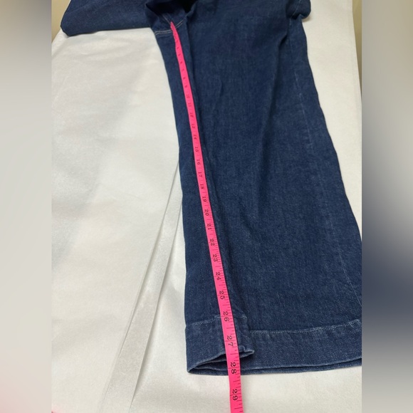 PAIGE
Harper Wide Leg Ankle Jeans in Casa🪻 - Picture 8 of 13